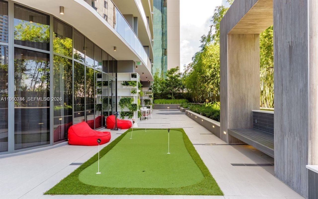 45 SW 9th St, Unit 1805, Miami, FL 33130 Photo