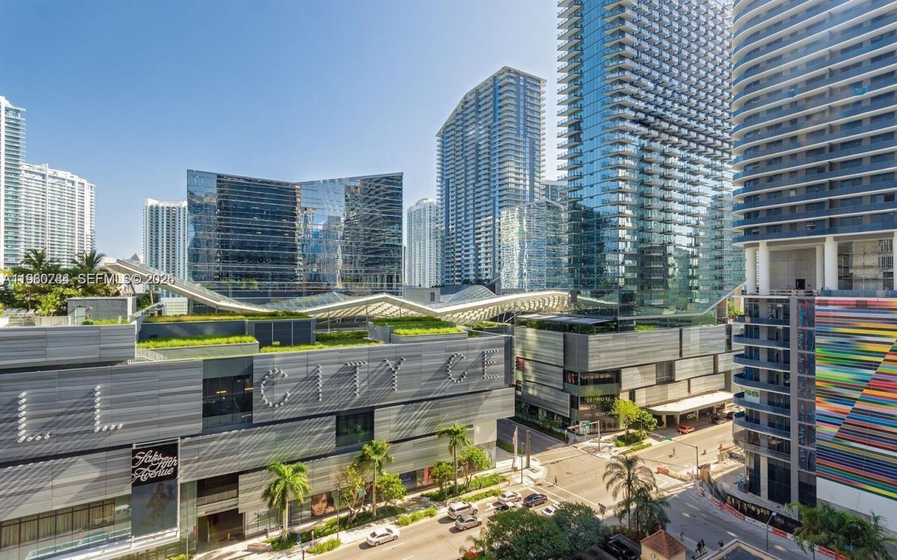 45 SW 9th St, Unit 1805, Miami, FL 33130 Photo