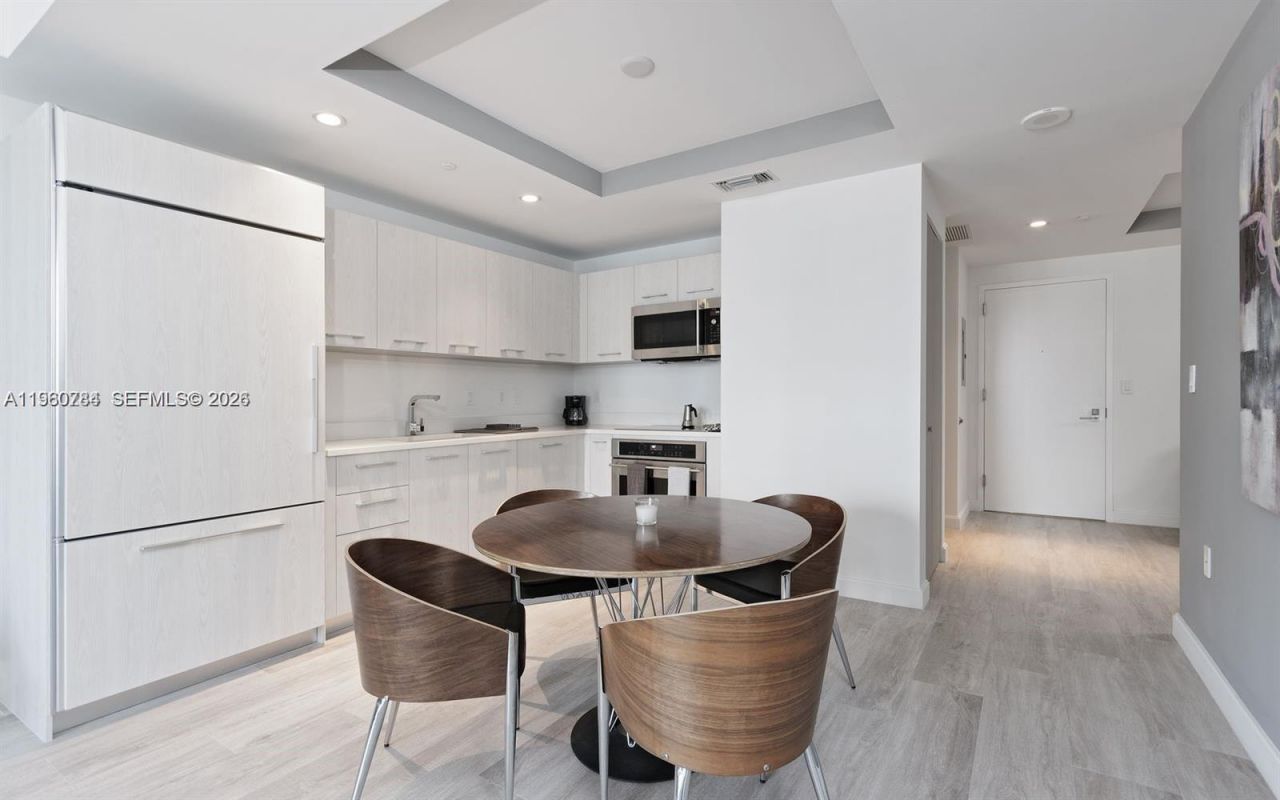 45 SW 9th St, Unit 1805, Miami, FL 33130 Photo