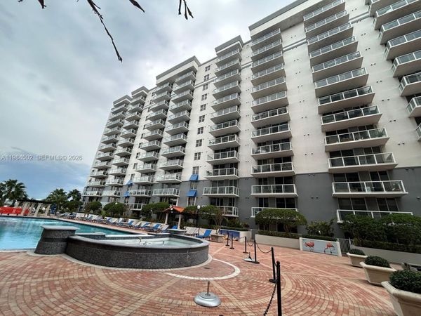 5077 NW 7th St , Unit 1012, Miami, FL 33126