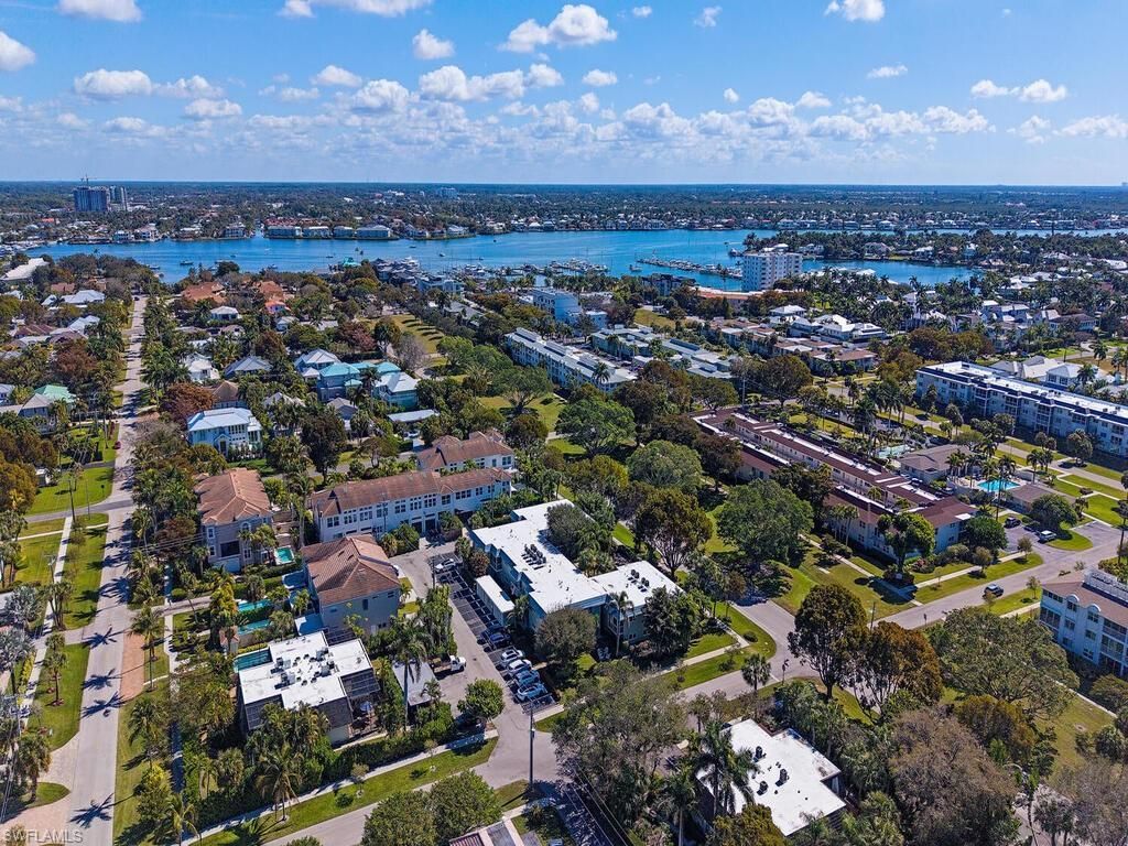 505 Broad Ave S, Unit 505, Naples, FL 34102 Photo