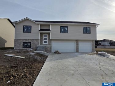 1725 W Trout Drive, Lincoln, NE 68521