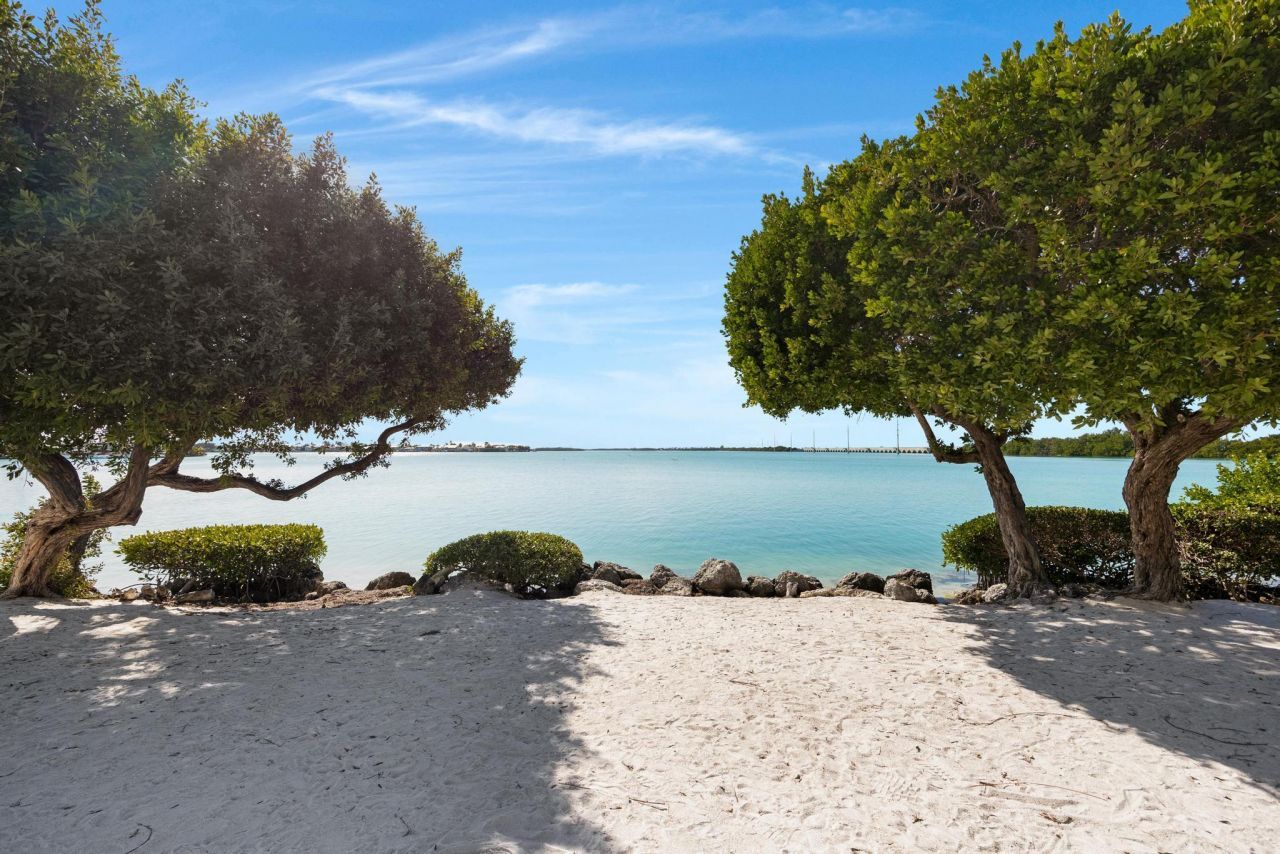 5006 Sunset Village Drive, Duck, FL 33050 Photo