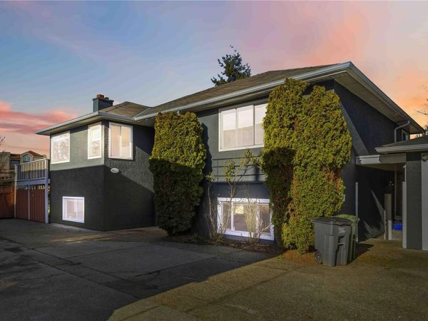 3002 Cedar Hill Rd, Unit B, Victoria, BC V8T 3J3