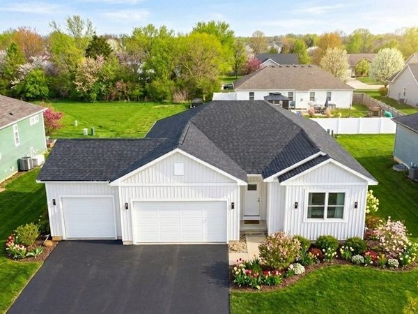 1002 Joshua Lane, Genoa, IL 60135