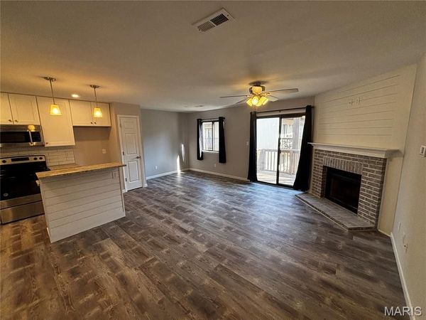 1606 Willow Wren Court, Unit 305, Florissant, MO 63033