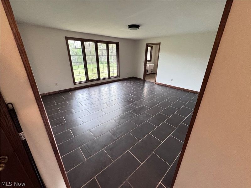 8615 Eberhart Road NE, Dover, OH 44622 Photo 6