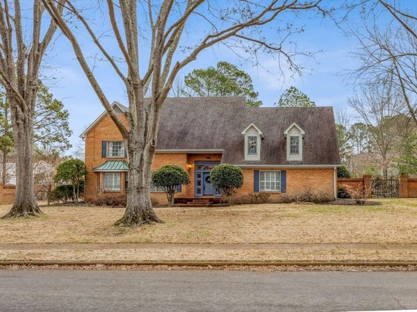 1330 PEBBLE CREEK LN, Memphis, TN 38120