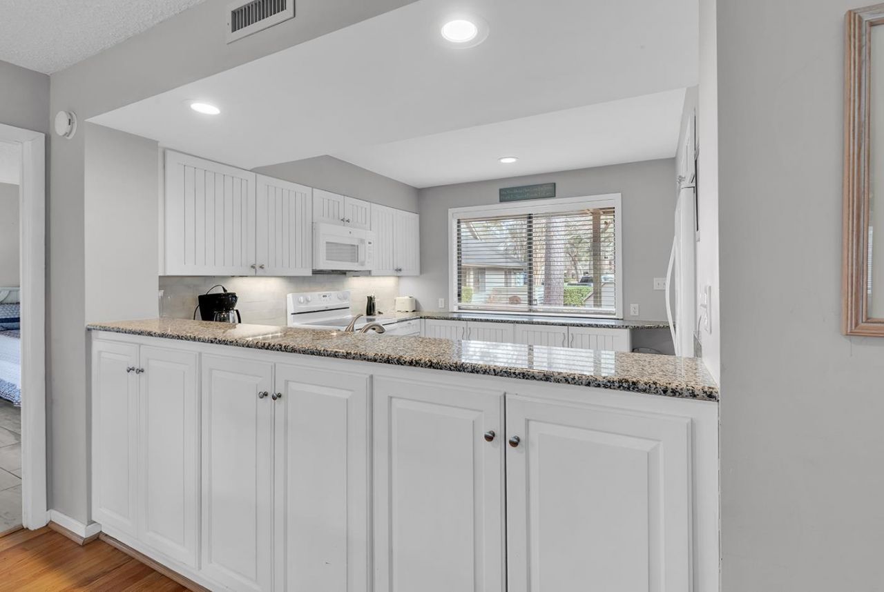 218 Westleton Dr. Photo 10