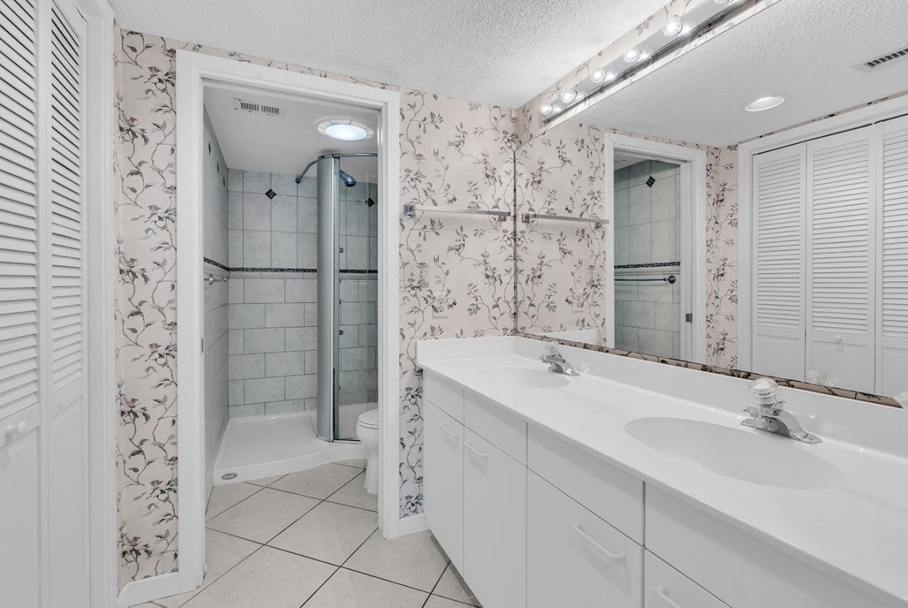 218 Westleton Dr. Photo 13