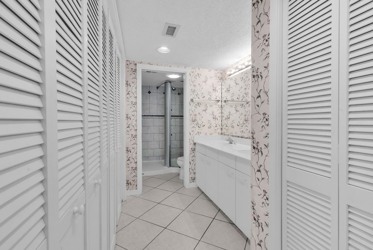 218 Westleton Dr. Photo 14