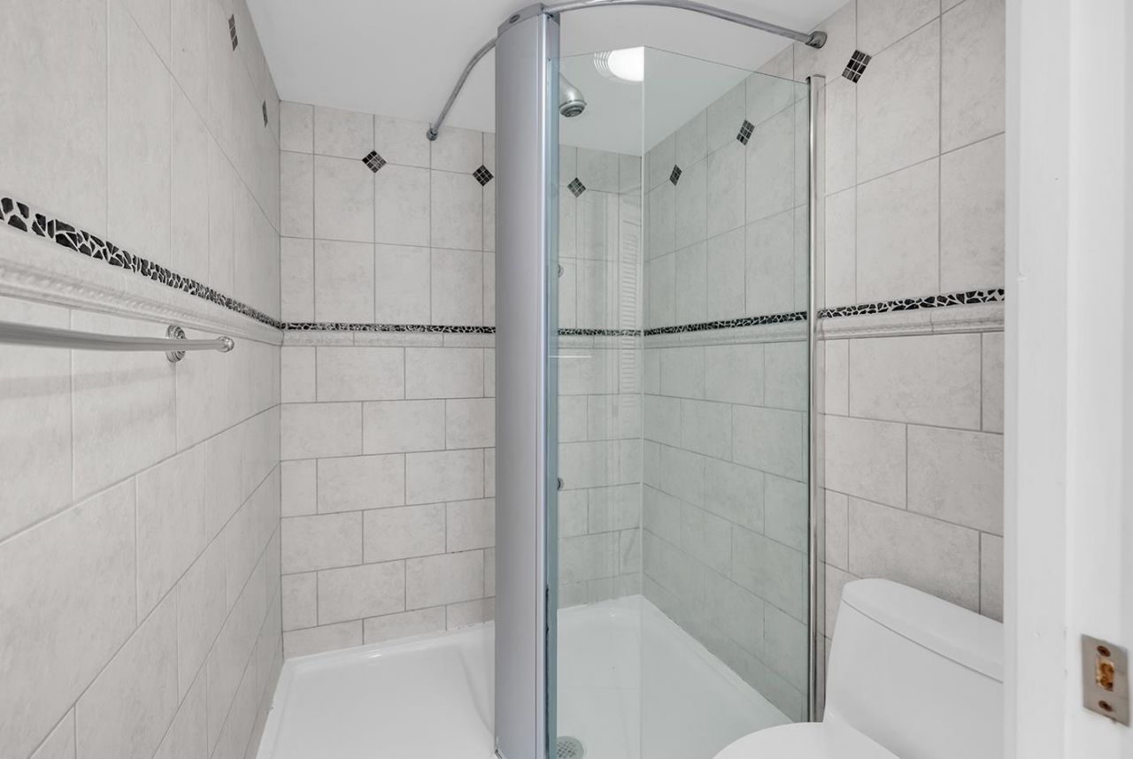 218 Westleton Dr. Photo 15