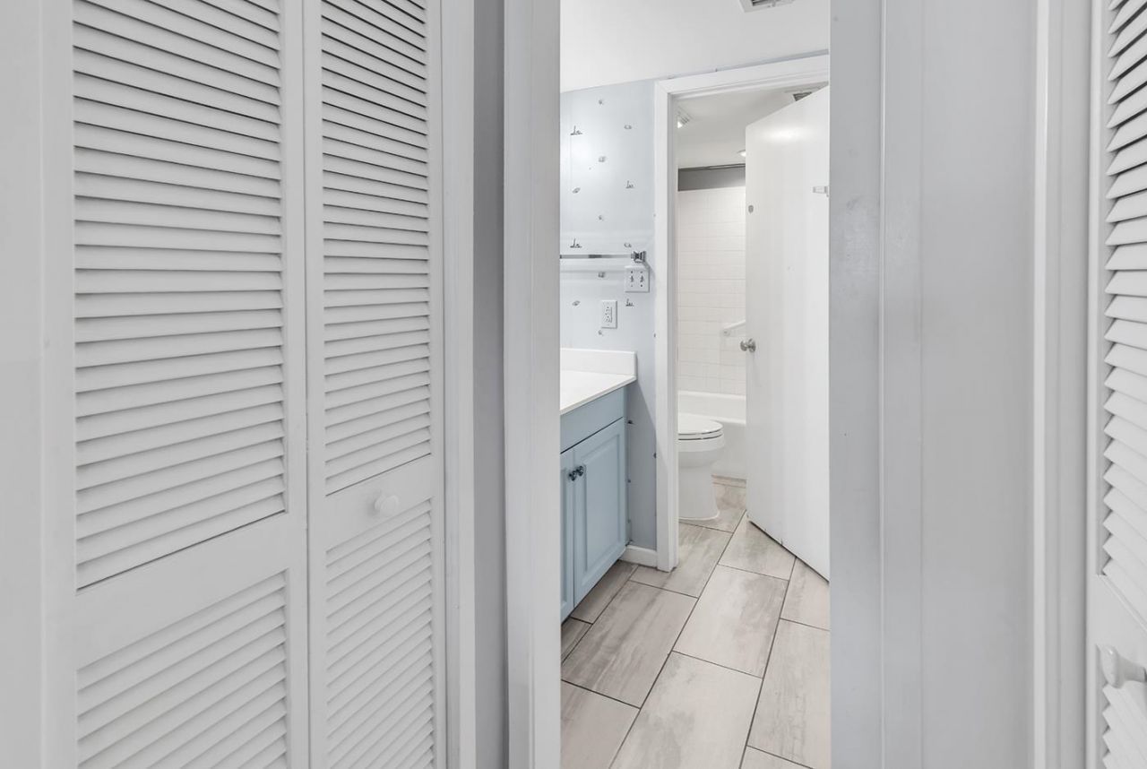 218 Westleton Dr. Photo 20