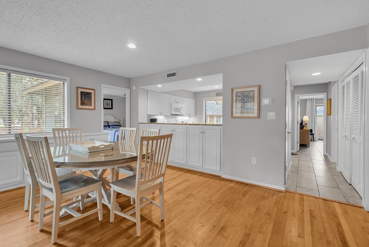 218 Westleton Dr. Photo 6