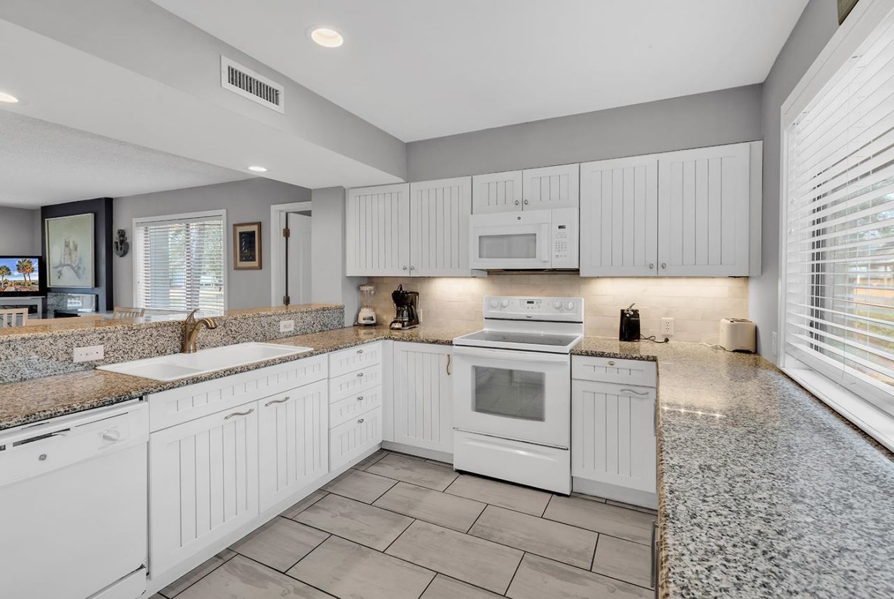 218 Westleton Dr. Photo 7