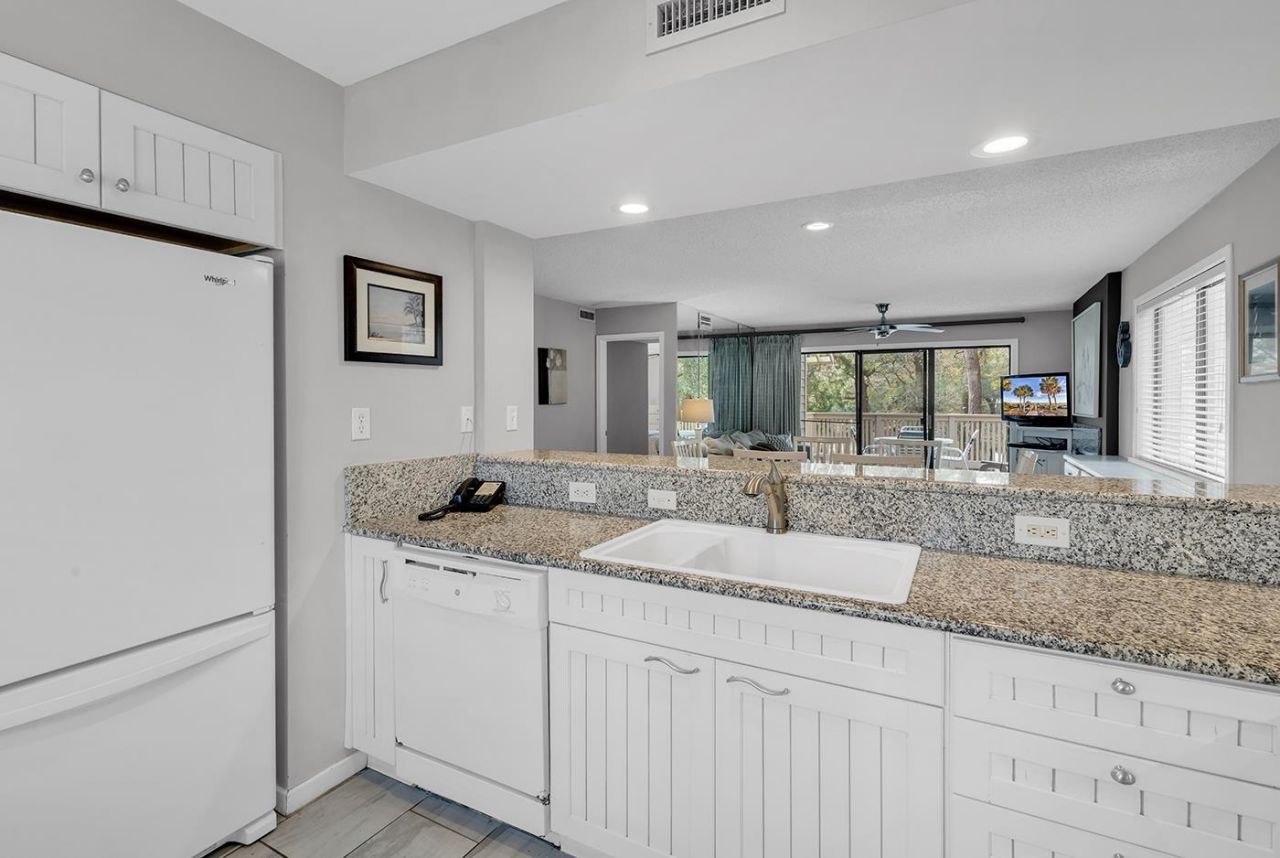 218 Westleton Dr. Photo 8