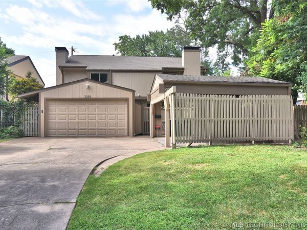 2202 E 55th Court, Unit 2202, Tulsa, OK 74105