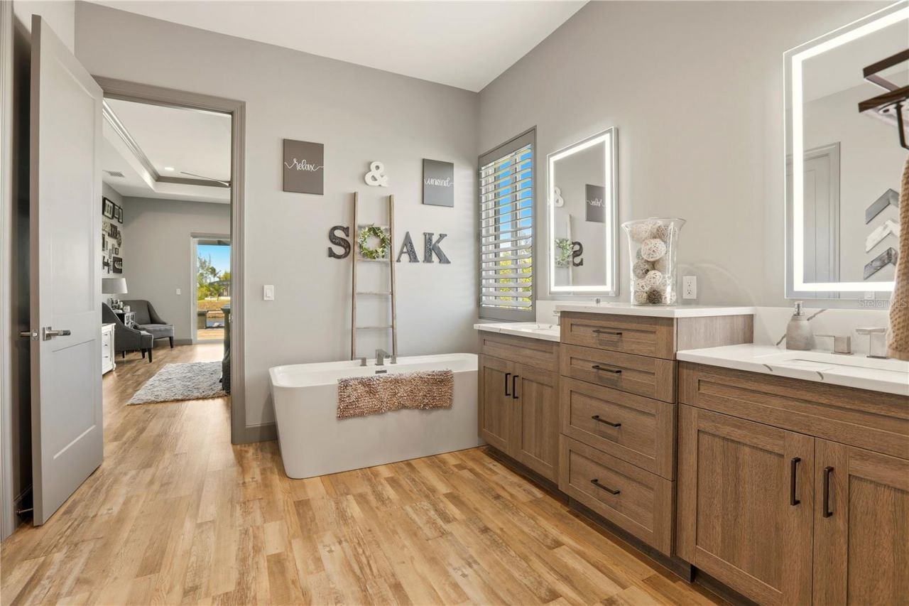 1616 N Old Burnt Store Road N, Cape Coral, FL 33993 Photo