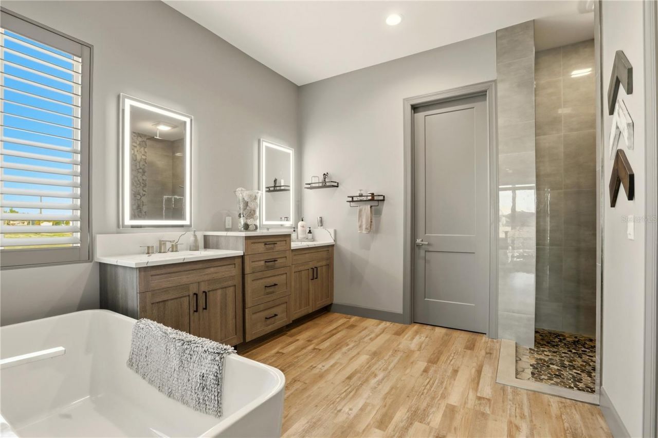 1616 N Old Burnt Store Road N, Cape Coral, FL 33993 Photo