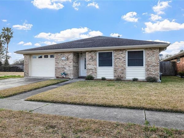 2108 CHARLES Drive, Chalmette, LA 70043