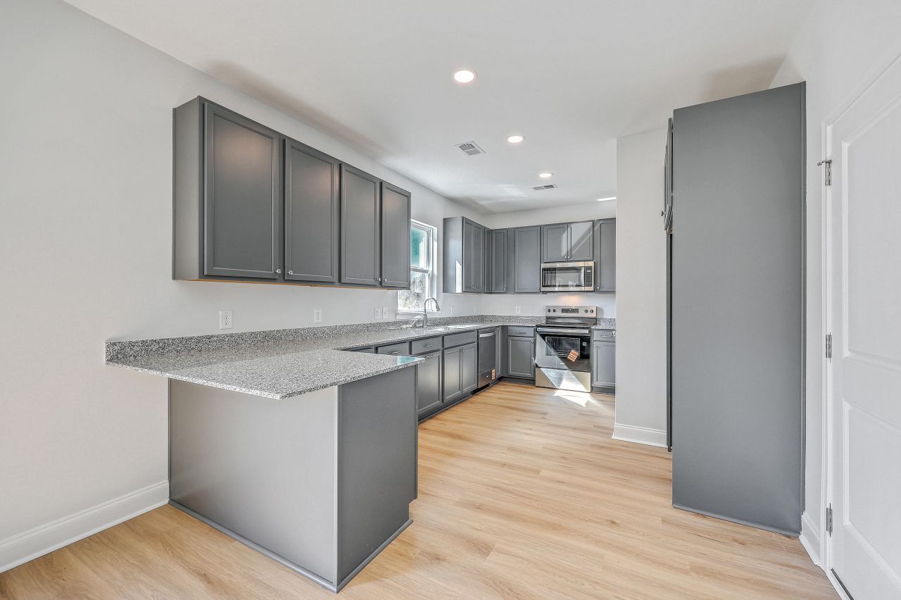 513 New Regenia Place Photo 11