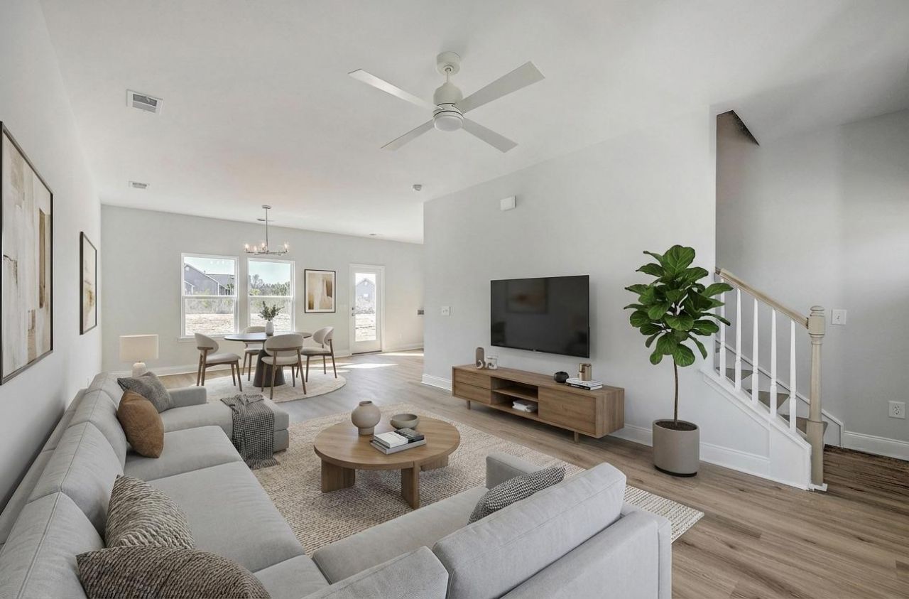 513 New Regenia Place Photo 5