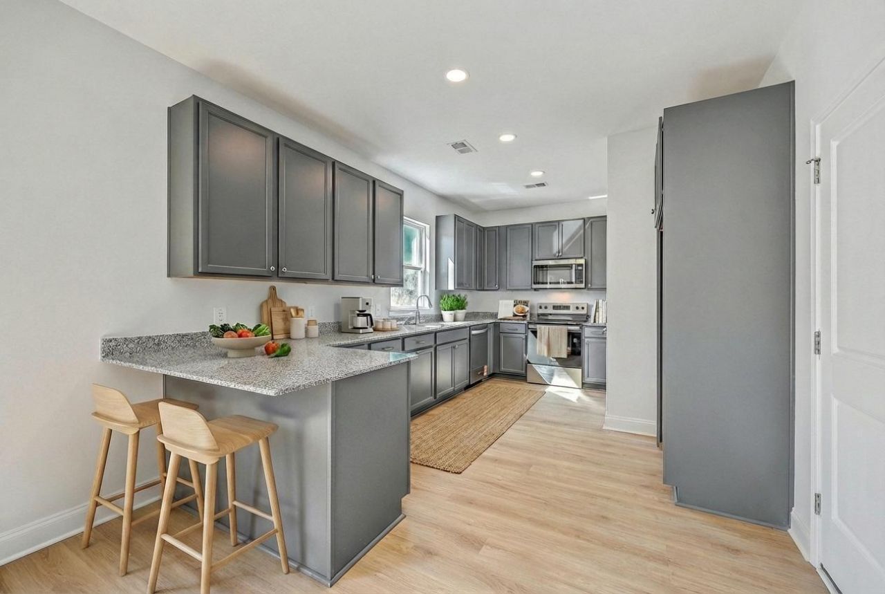 513 New Regenia Place Photo 7