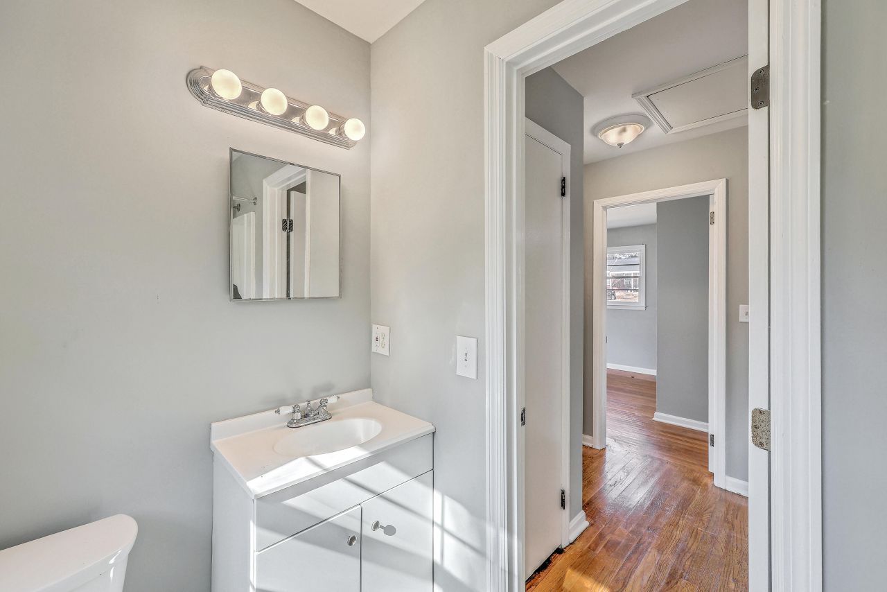 1089 Buist Avenue Photo 14