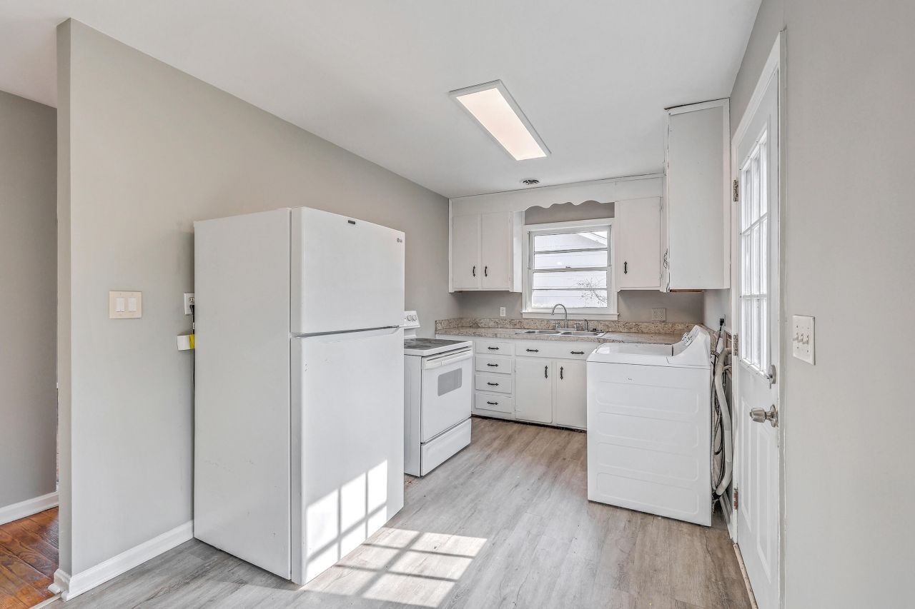 1089 Buist Avenue Photo 7