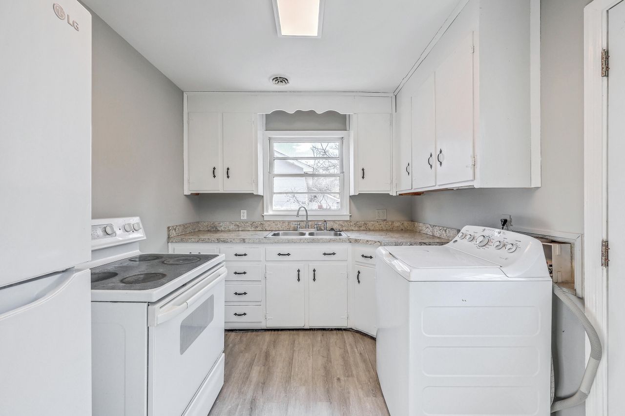 1089 Buist Avenue Photo 8