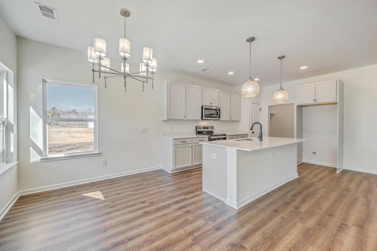 505 New Regenia Place Photo 7