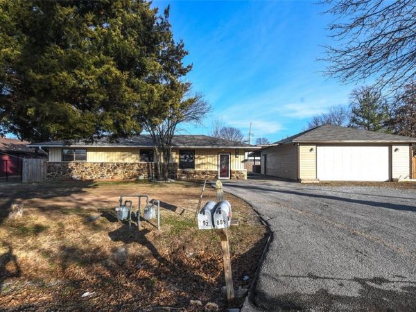 809 S Elm Street, Siloam Springs, AR 72761