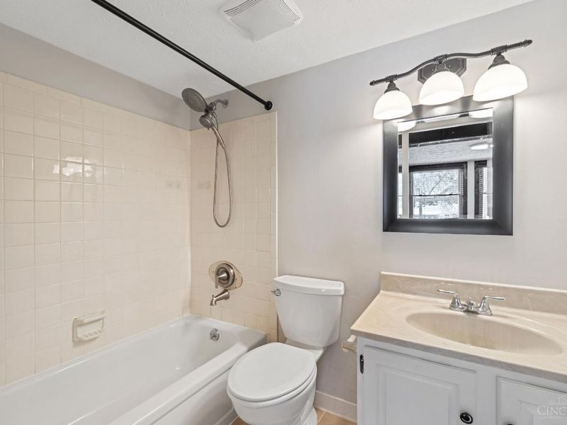 7121 Woodridge Drive, Cincinnati, OH 45230 Photo 18