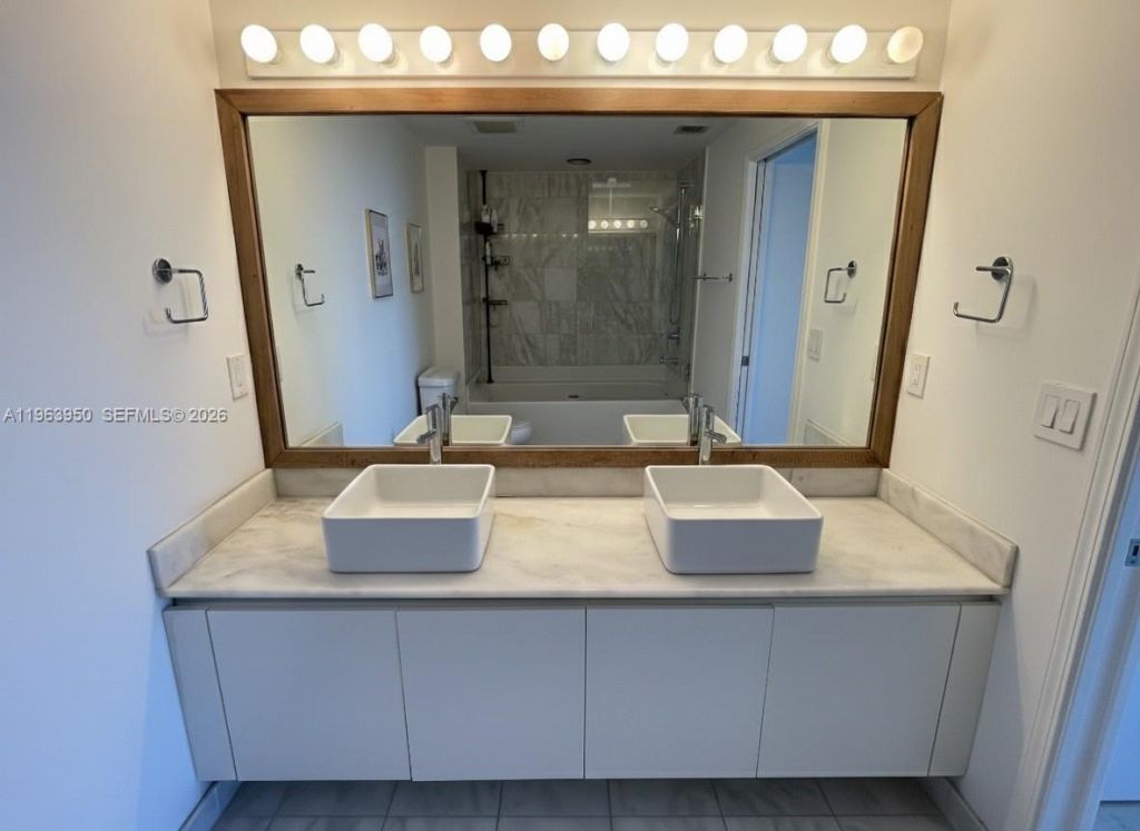 601 NE 36th St , Unit 2109, Miami, FL 33137 Photo