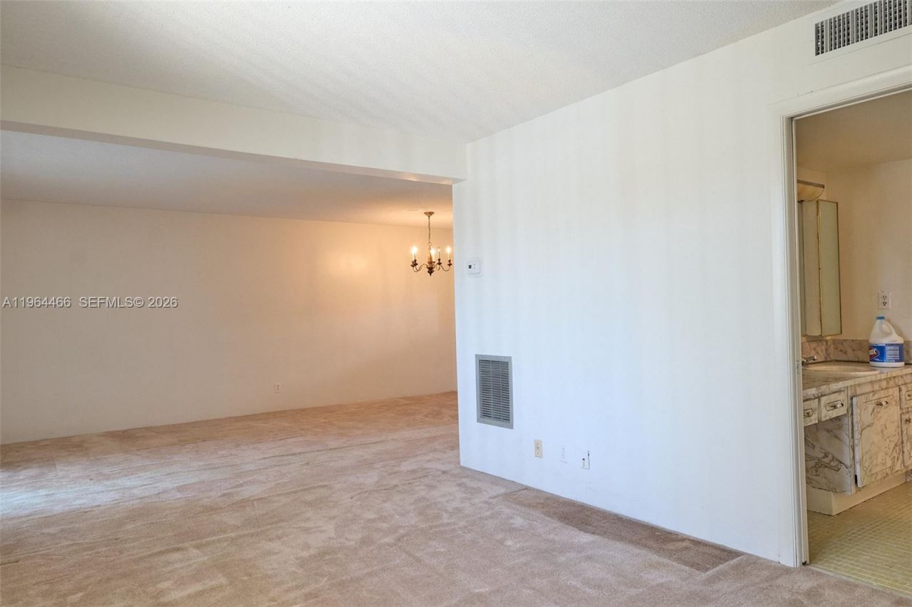 2724 S Garden Dr S, Unit 205, Lake Worth, FL 33461 Photo