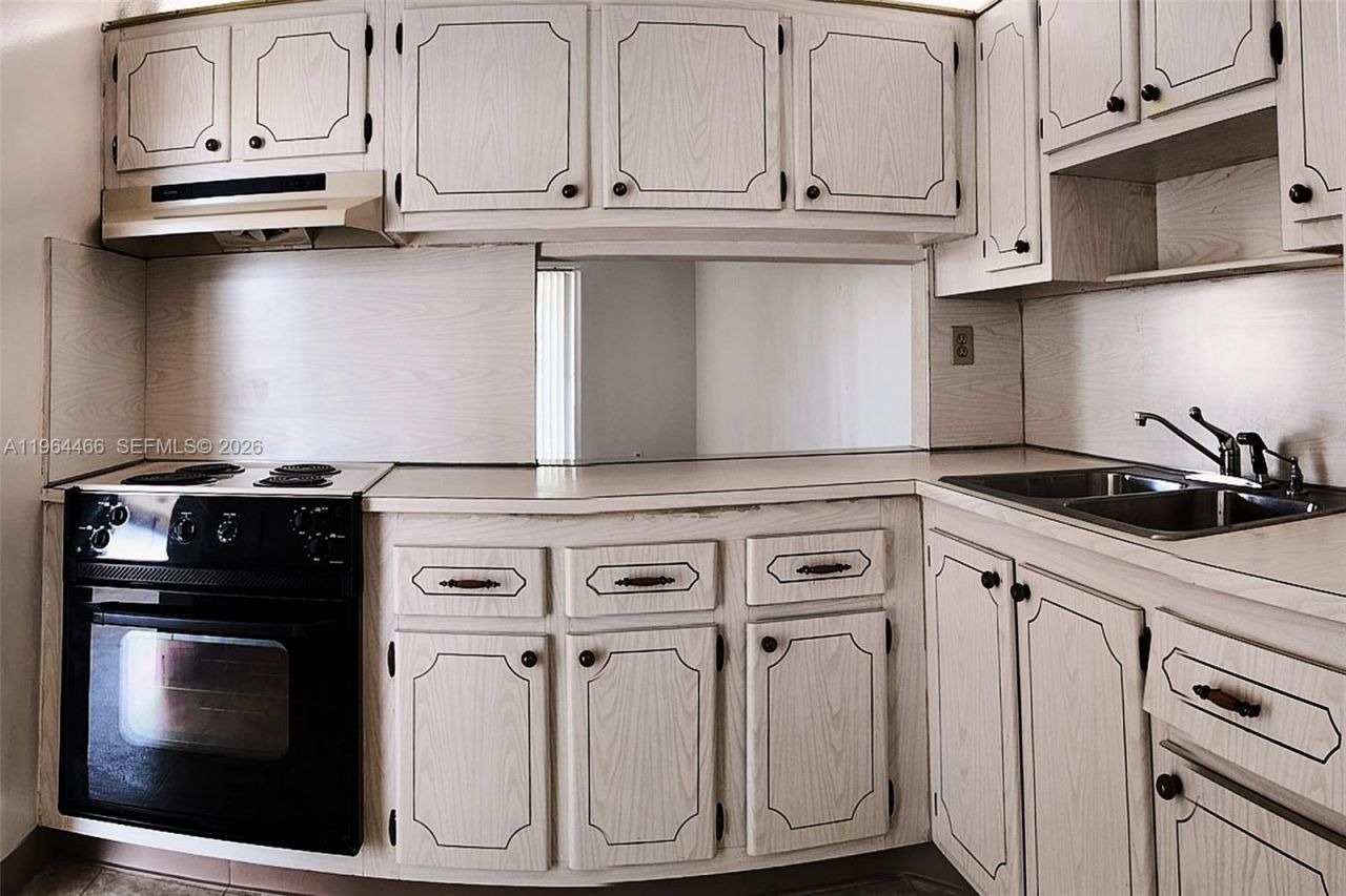 2724 S Garden Dr S, Unit 205, Lake Worth, FL 33461 Photo