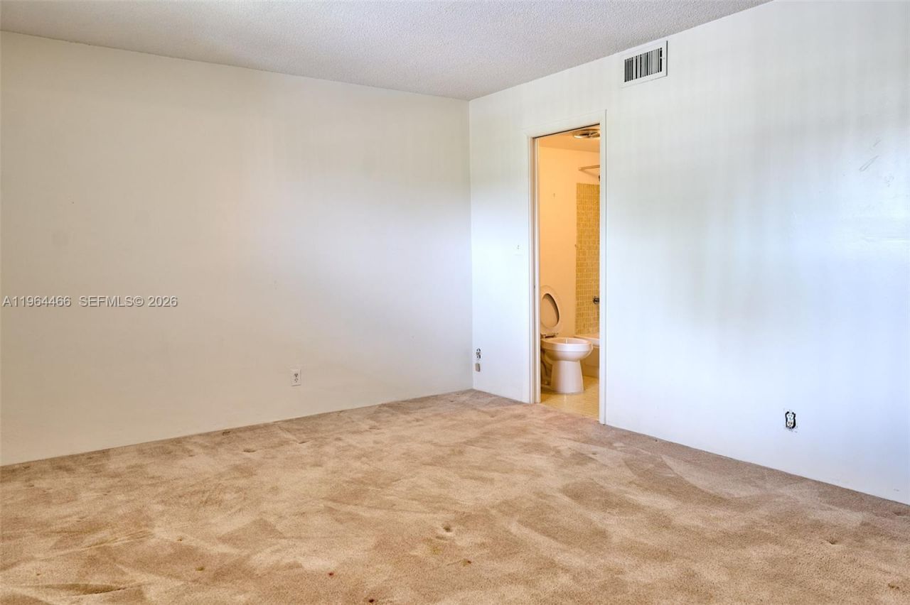 2724 S Garden Dr S, Unit 205, Lake Worth, FL 33461 Photo