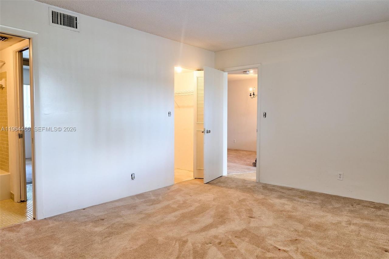 2724 S Garden Dr S, Unit 205, Lake Worth, FL 33461 Photo