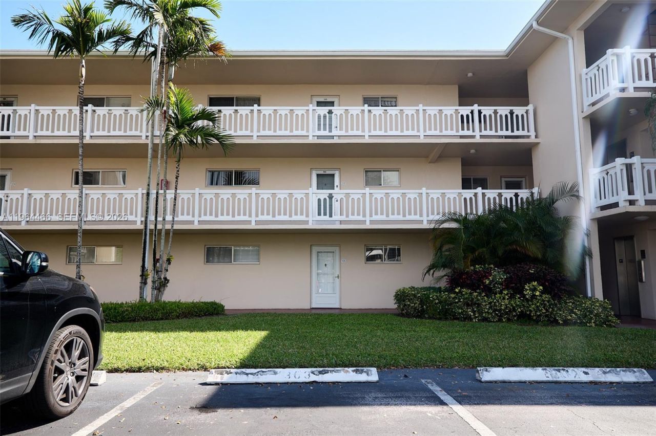 2724 S Garden Dr S, Unit 205, Lake Worth, FL 33461 Photo