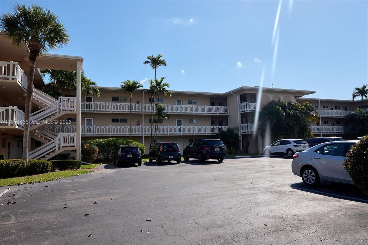 2724 S Garden Dr S, Unit 205, Lake Worth, FL 33461 Photo