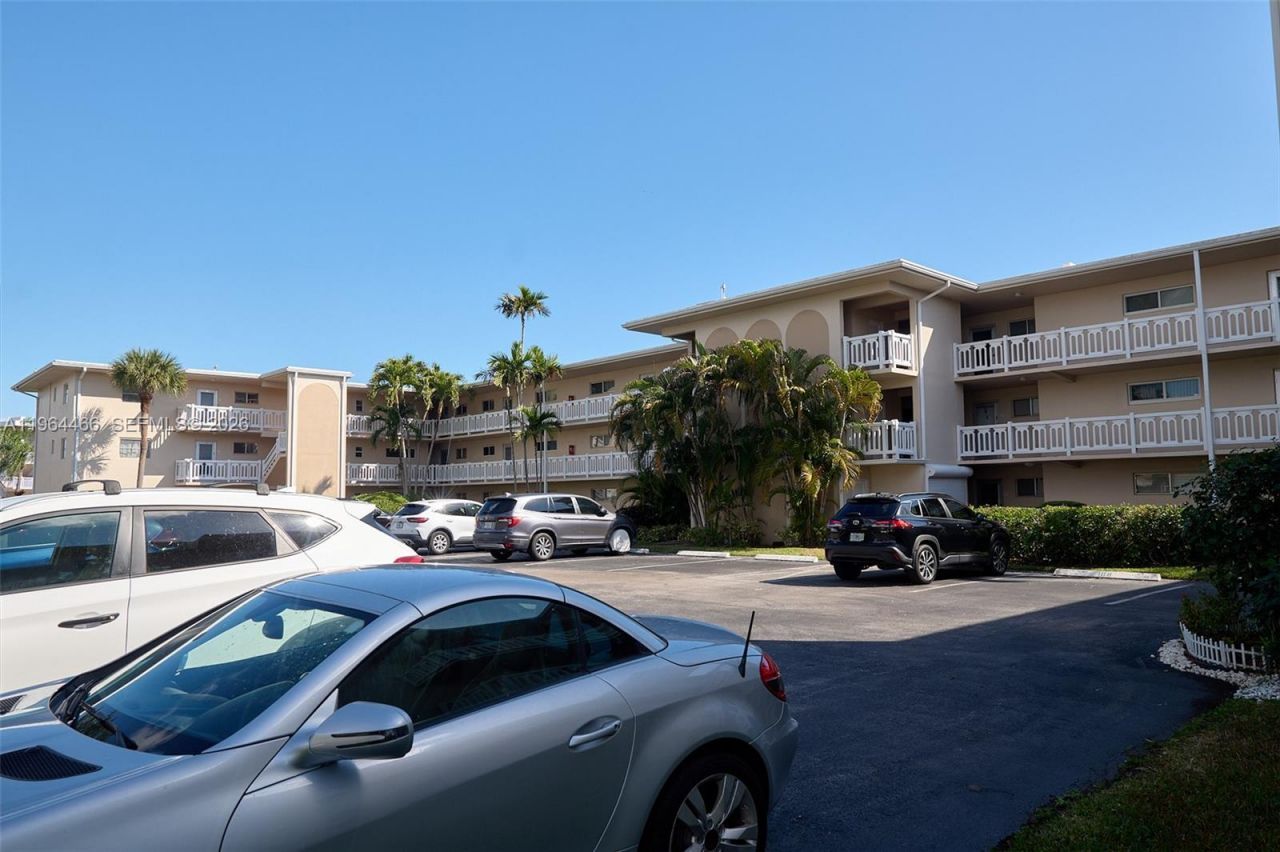 2724 S Garden Dr S, Unit 205, Lake Worth, FL 33461 Photo