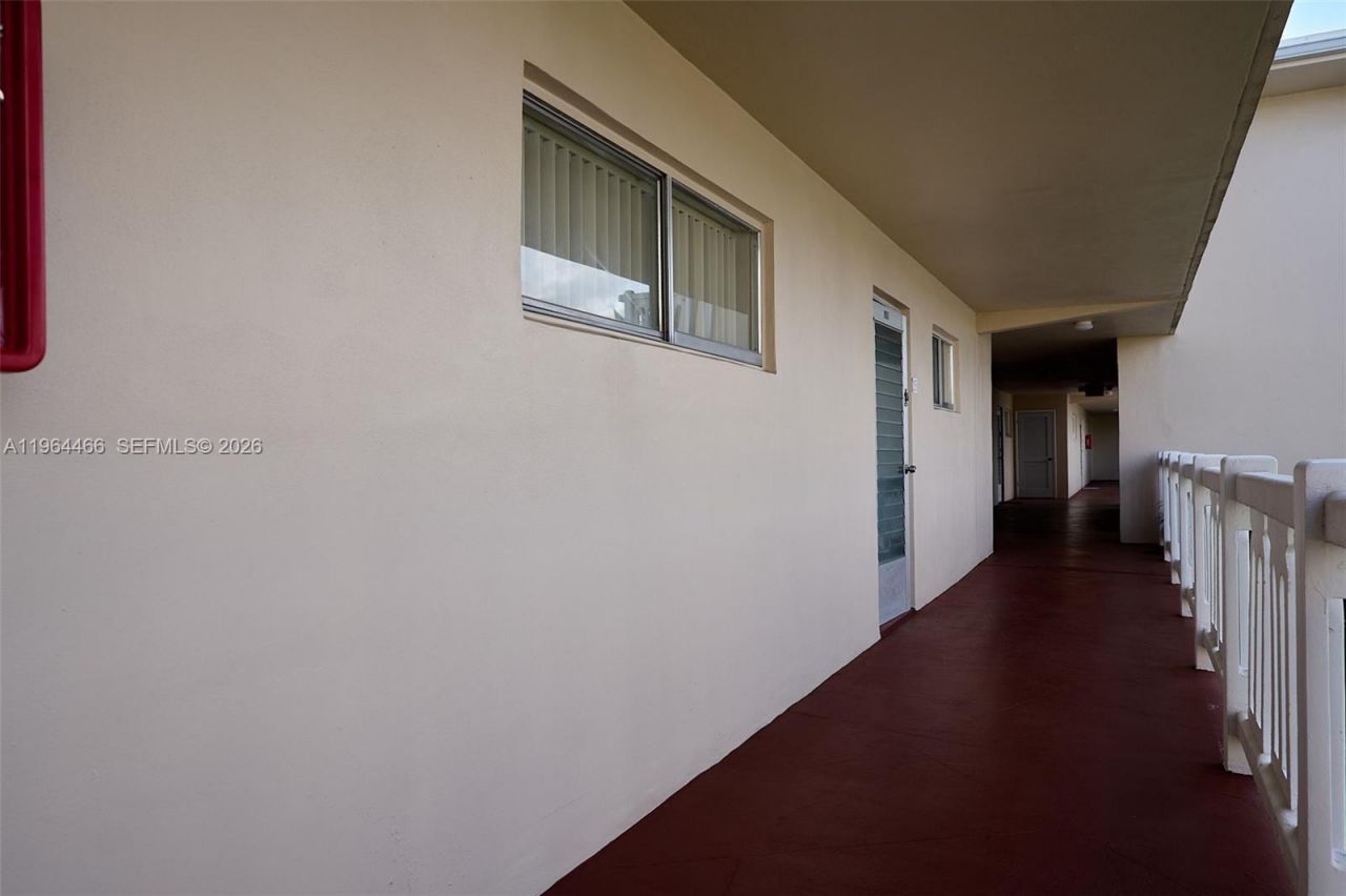 2724 S Garden Dr S, Unit 205, Lake Worth, FL 33461 Photo