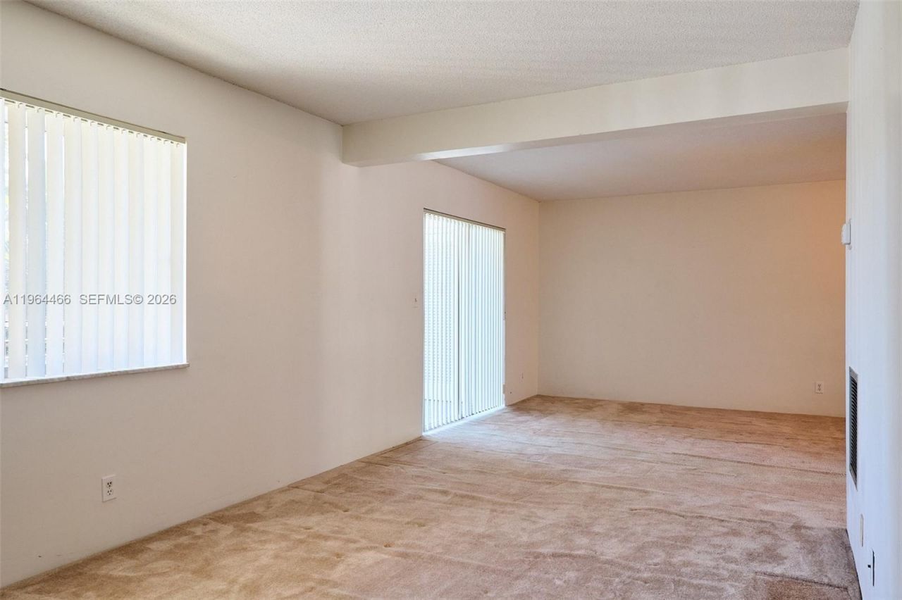 2724 S Garden Dr S, Unit 205, Lake Worth, FL 33461 Photo