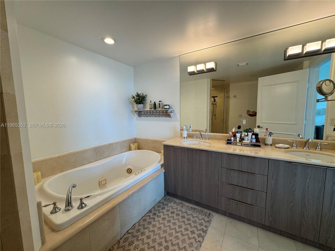 Please Call For Address, Unit 24D, Fort Lauderdale, FL 33305 Photo