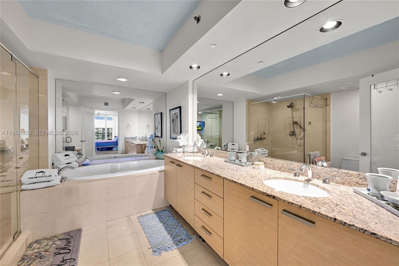1830 S Ocean Dr, Unit 4708, Hallandale Beach, FL 33009 Photo