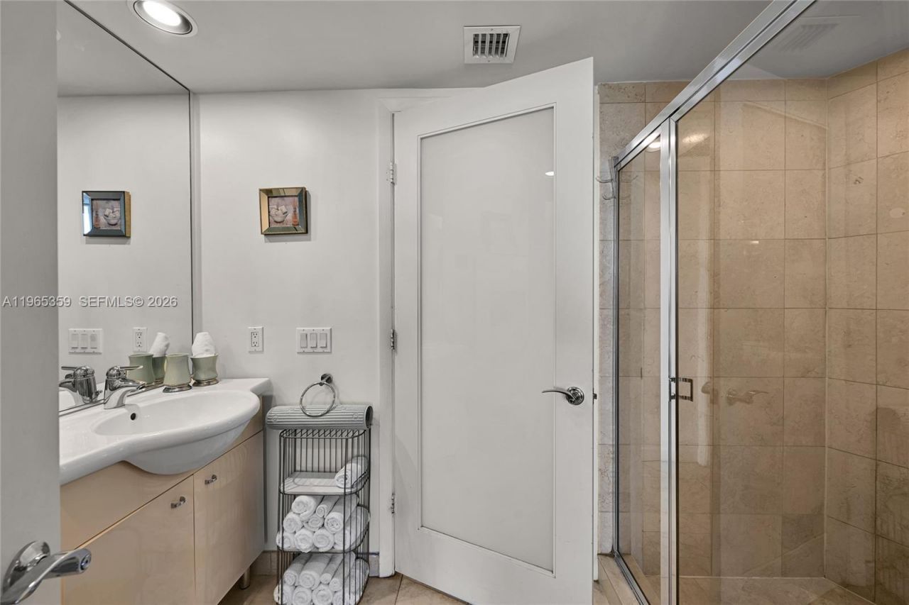 1830 S Ocean Dr, Unit 4708, Hallandale Beach, FL 33009 Photo