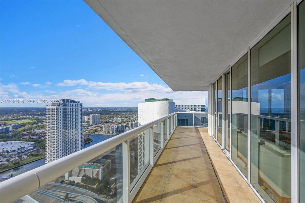 1830 S Ocean Dr, Unit 4708, Hallandale Beach, FL 33009 Photo