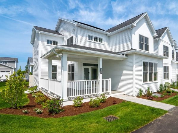 427 Old Farm Road, South Burlington, VT 05403