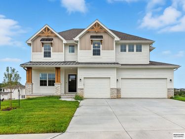 10508 S 117th Street, Papillion, NE 68046