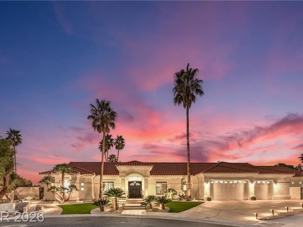 1941 Black Water Court, Las Vegas, NV 89117